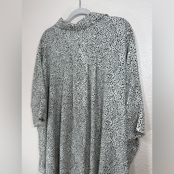 Easel Leopard Animal Print Button Down Front Oversized Shirt Women’s Size Large - Picture 11 of 13